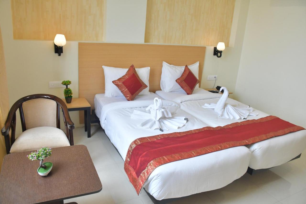Hotel Yatharth Inn バラナシ エクステリア 写真