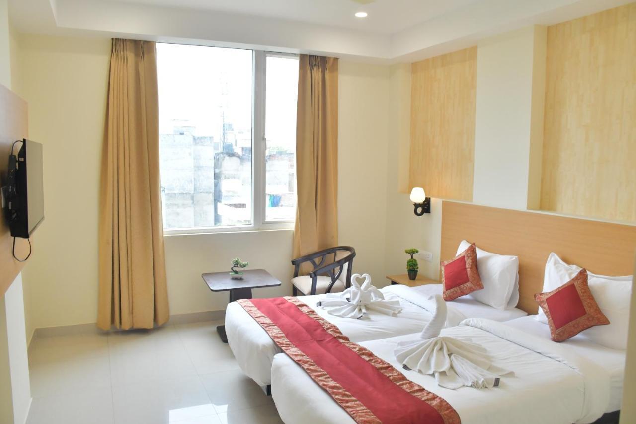 Hotel Yatharth Inn バラナシ エクステリア 写真