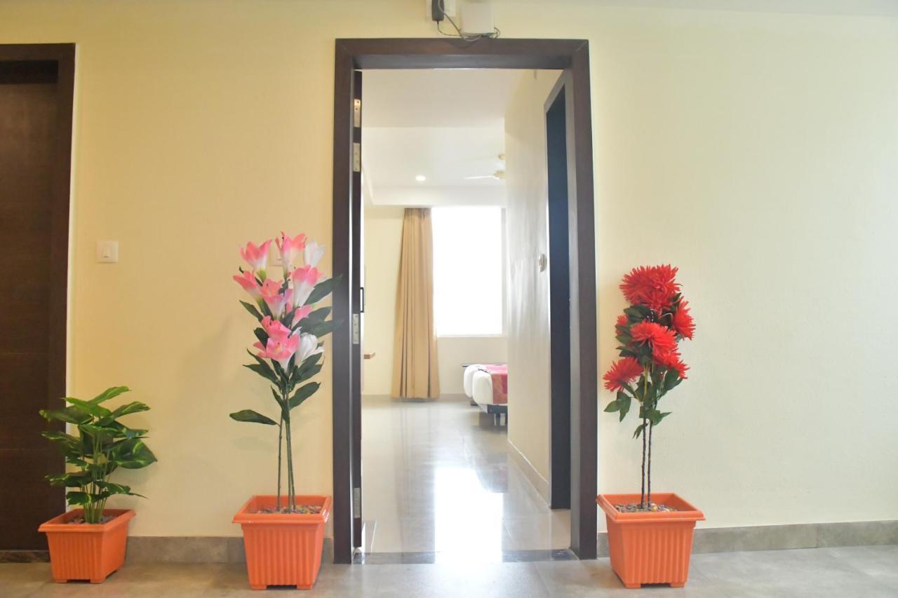 Hotel Yatharth Inn バラナシ エクステリア 写真