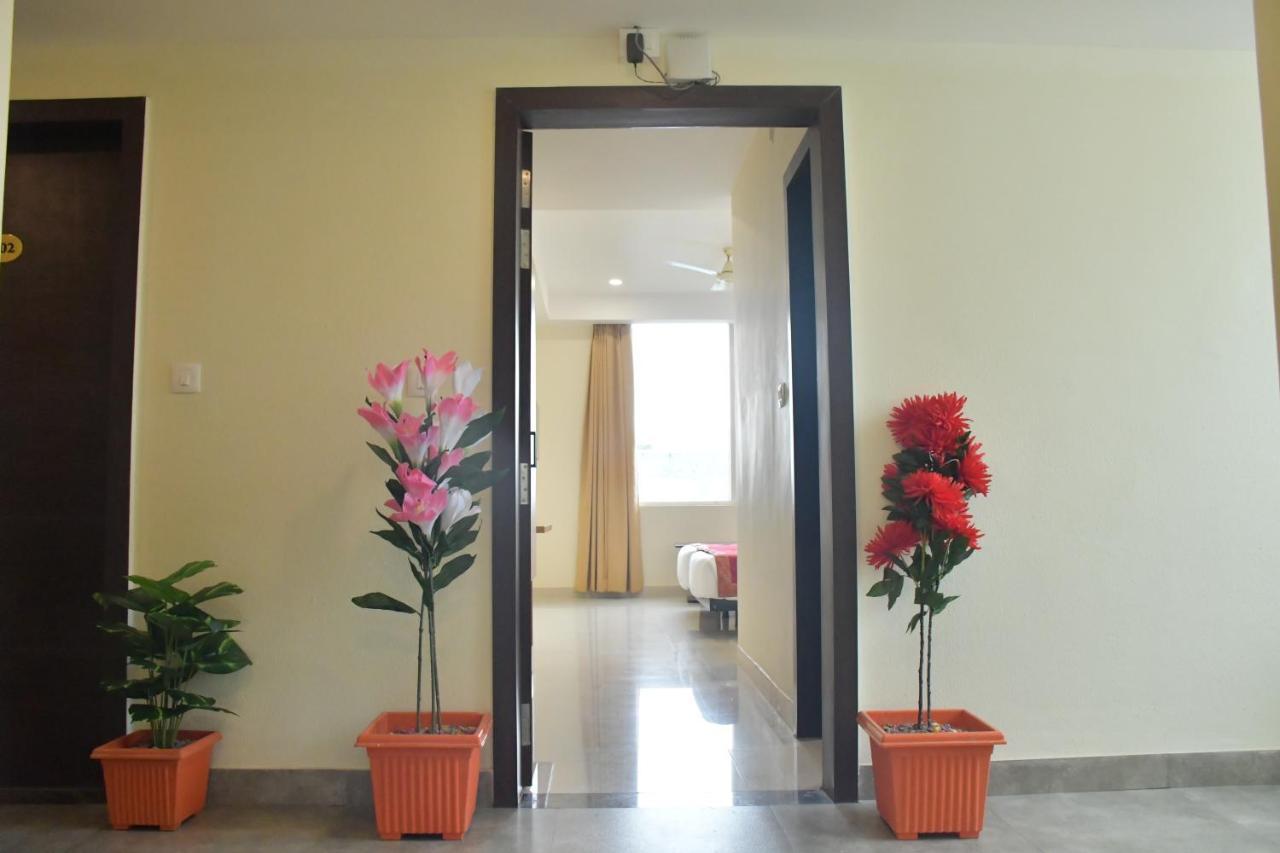 Hotel Yatharth Inn バラナシ エクステリア 写真