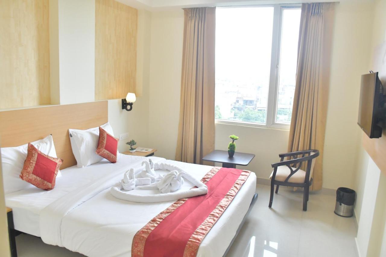 Hotel Yatharth Inn バラナシ エクステリア 写真