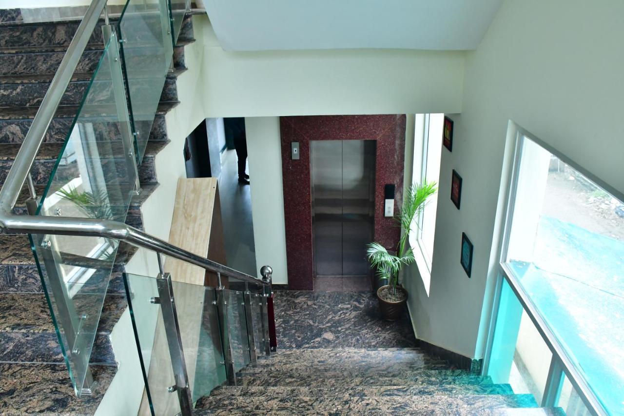 Hotel Yatharth Inn バラナシ エクステリア 写真