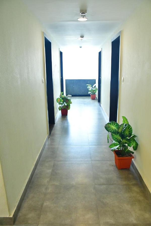 Hotel Yatharth Inn バラナシ エクステリア 写真