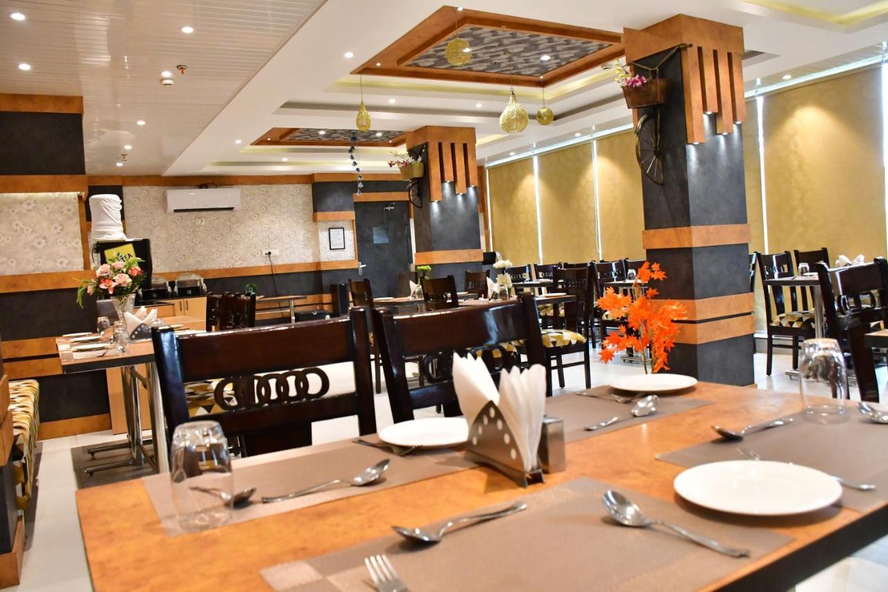 Hotel Yatharth Inn バラナシ エクステリア 写真