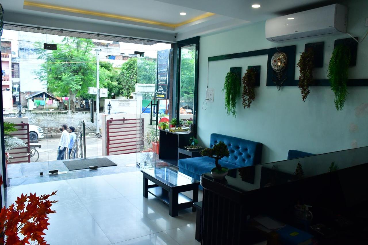 Hotel Yatharth Inn バラナシ エクステリア 写真