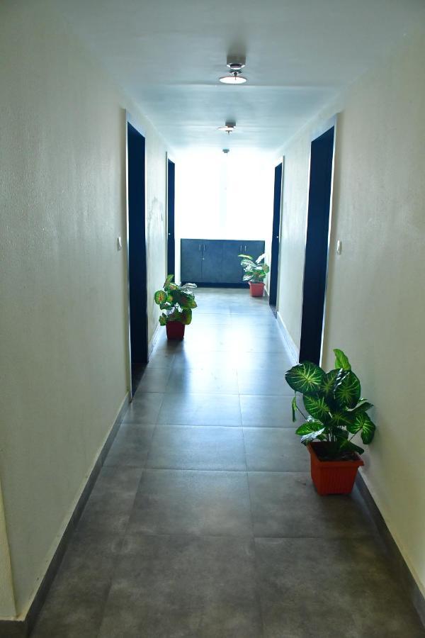 Hotel Yatharth Inn バラナシ エクステリア 写真