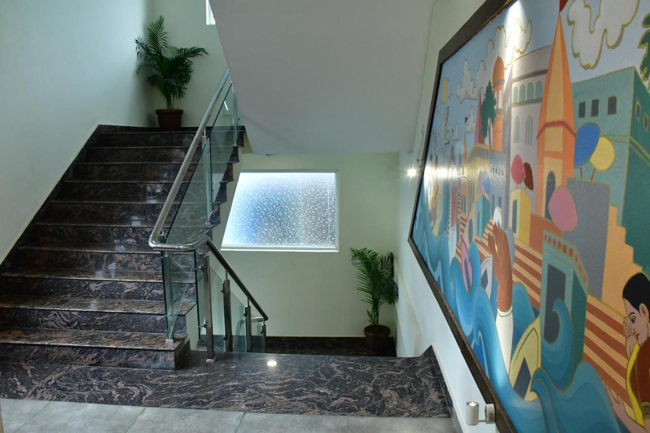 Hotel Yatharth Inn バラナシ エクステリア 写真