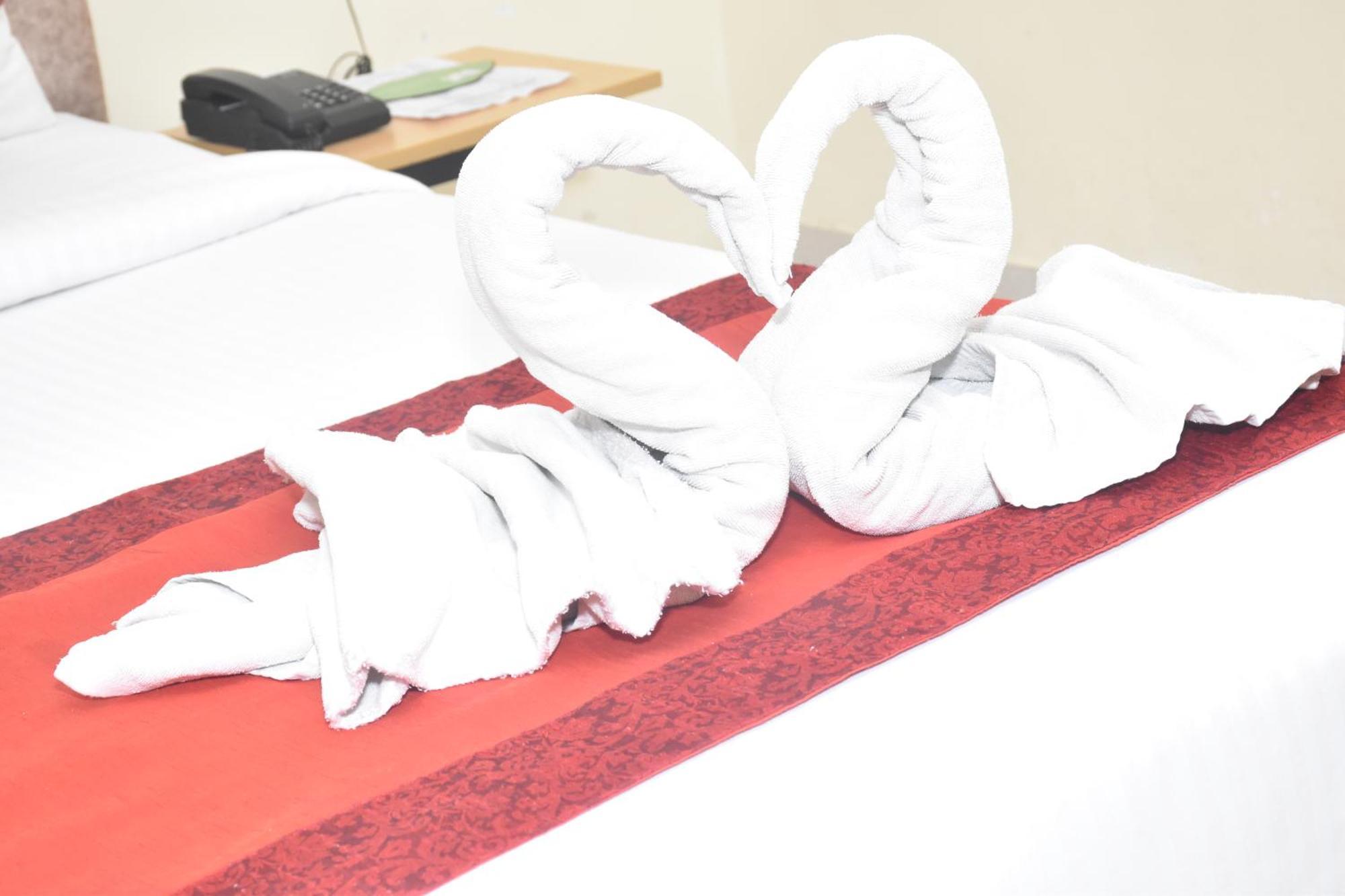 Hotel Yatharth Inn バラナシ エクステリア 写真