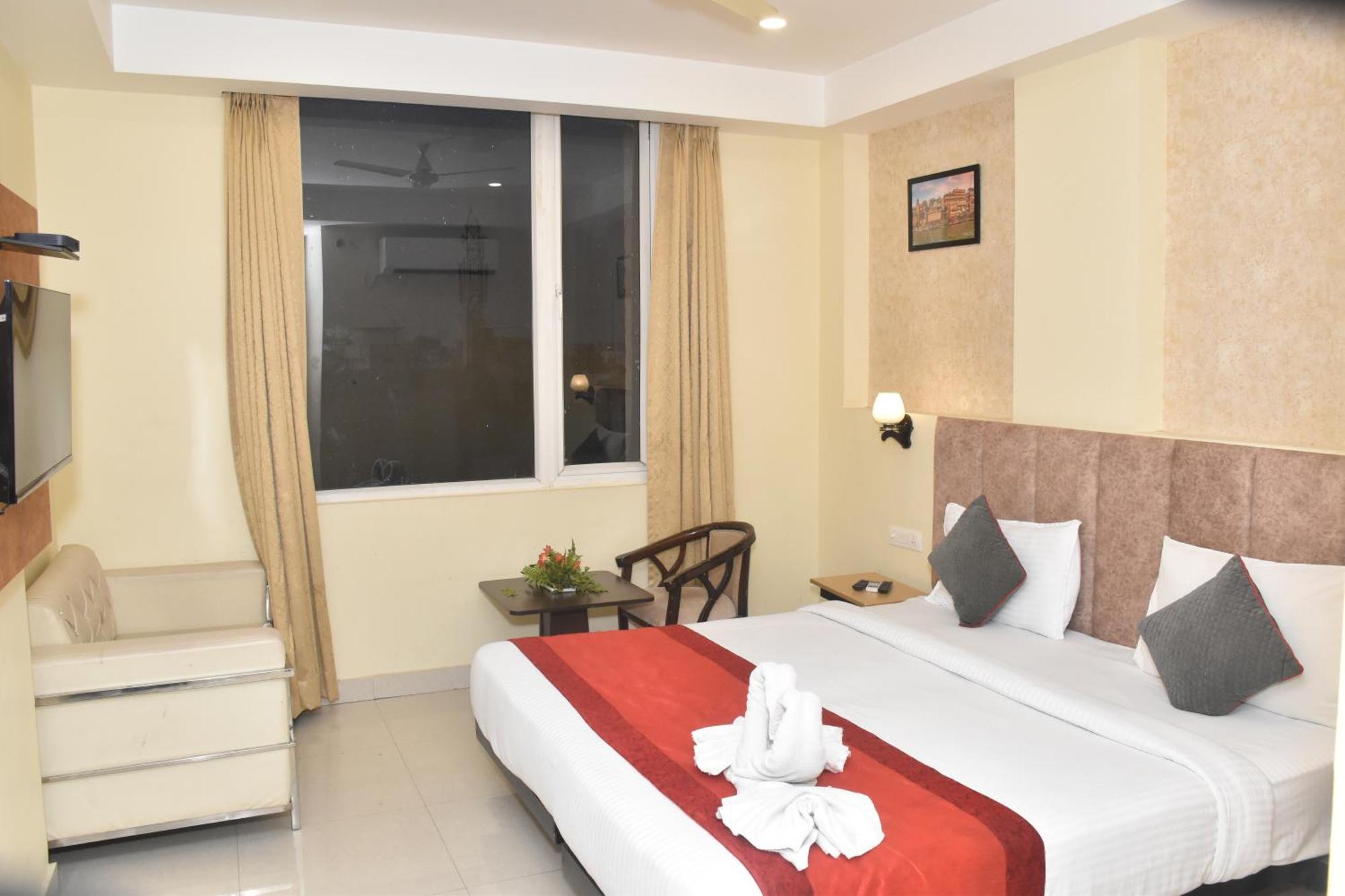 Hotel Yatharth Inn バラナシ エクステリア 写真